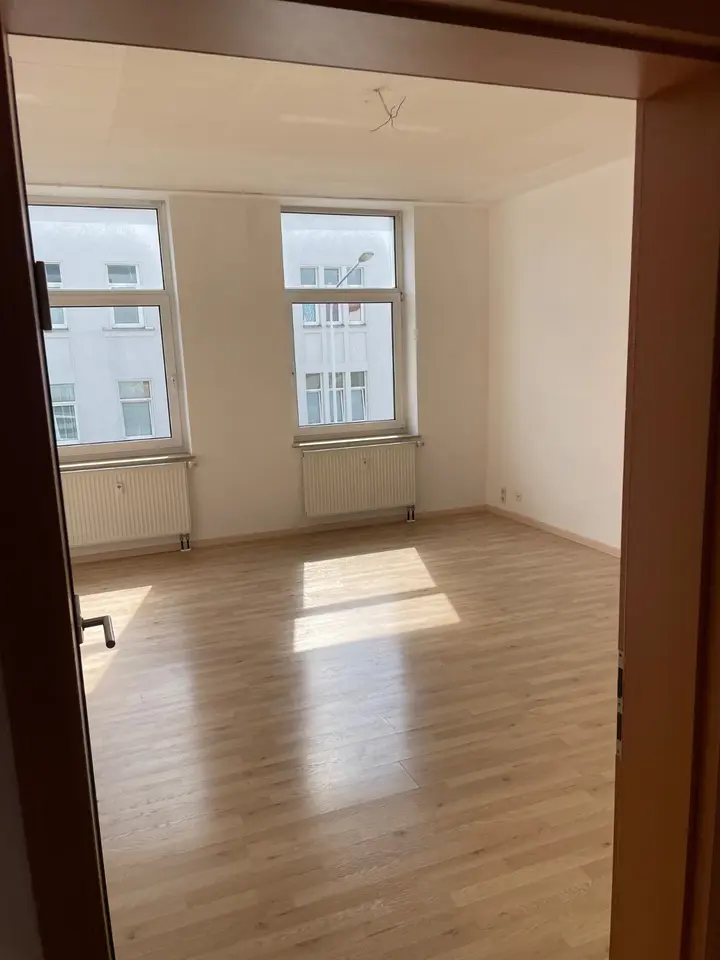 4 Zimmer Wohnung mit 104 m² in Limbach-Oberfrohna – Bild 1