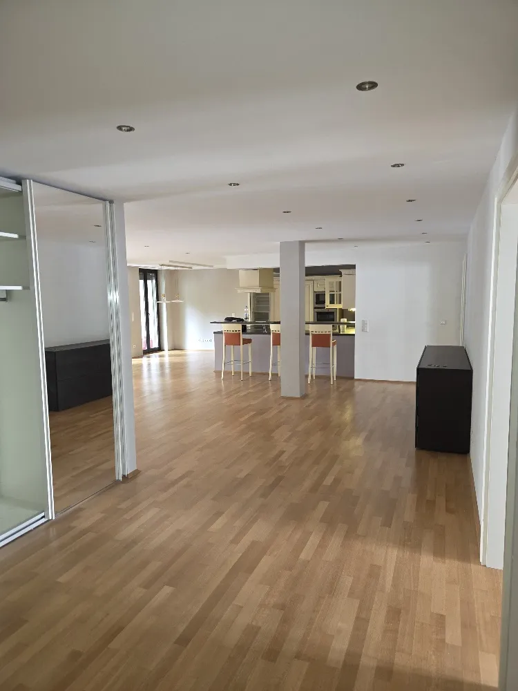 4 Zimmer Wohnung mit 210 m² in Frankfurt am Main – Bild 6
