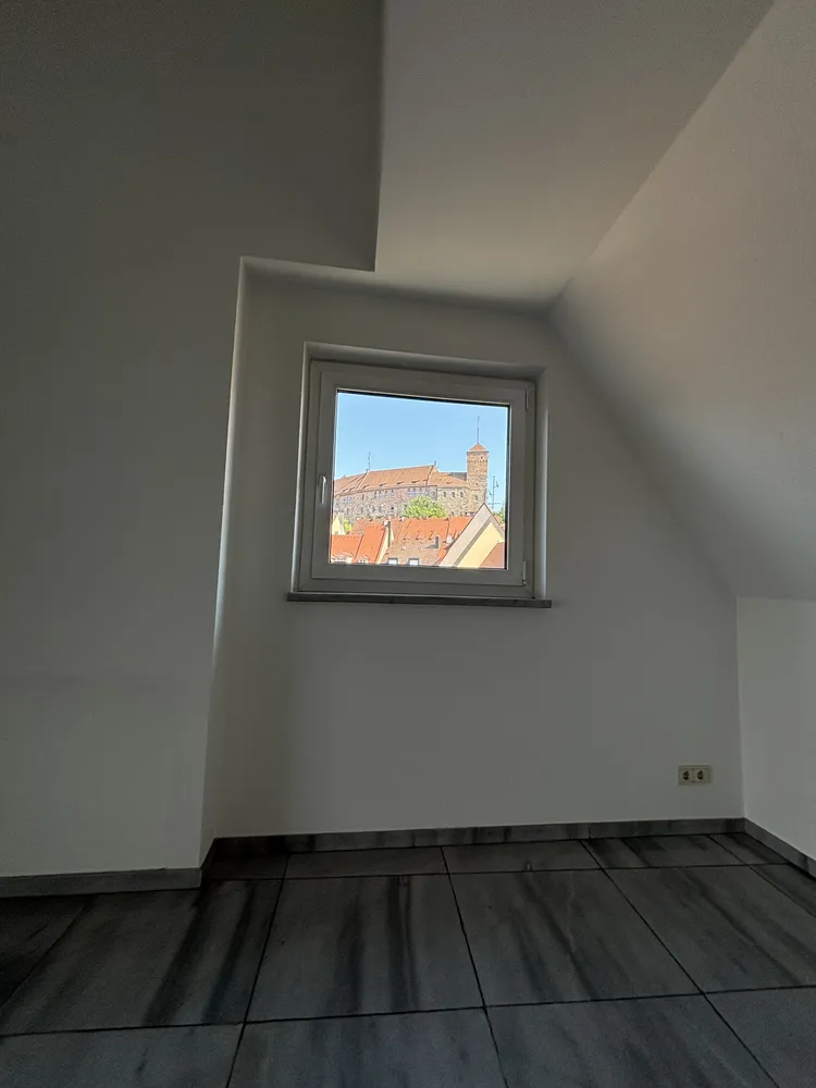 2 Zimmer Wohnung mit 140 m² in Nürnberg – Bild 4
