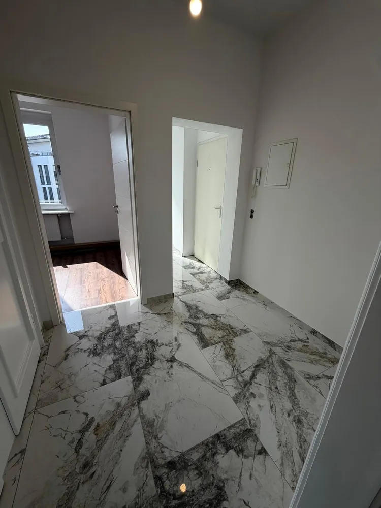 3 Zimmer Wohnung mit 125 m² in Düsseldorf – Bild 2