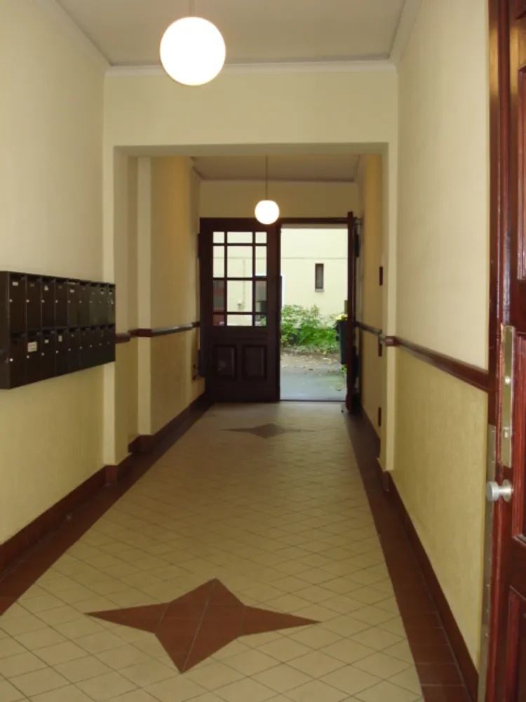 2 Zimmer Wohnung mit 60 m² in Berlin – Bild 2