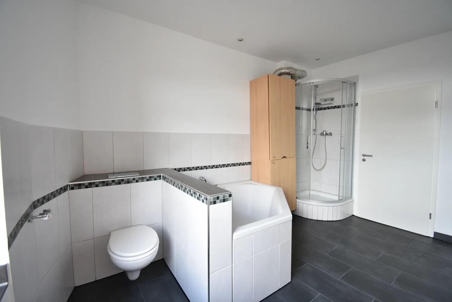 2 Zimmer Wohnung mit 98 m² in Düsseldorf – Bild 3