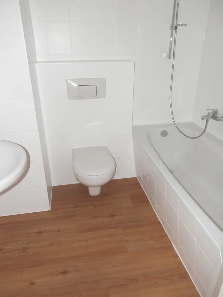 2 Zimmer Wohnung mit 48 m² in Werdau – Bild 2