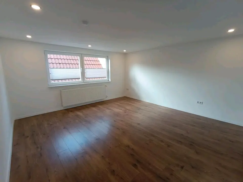 2 Zimmer Wohnung mit 82 m² in Leer – Bild 2