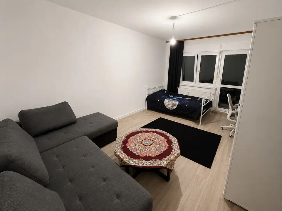 4 Zimmer Wohnung mit 60 m² in Halle (Saale) – Bild 1