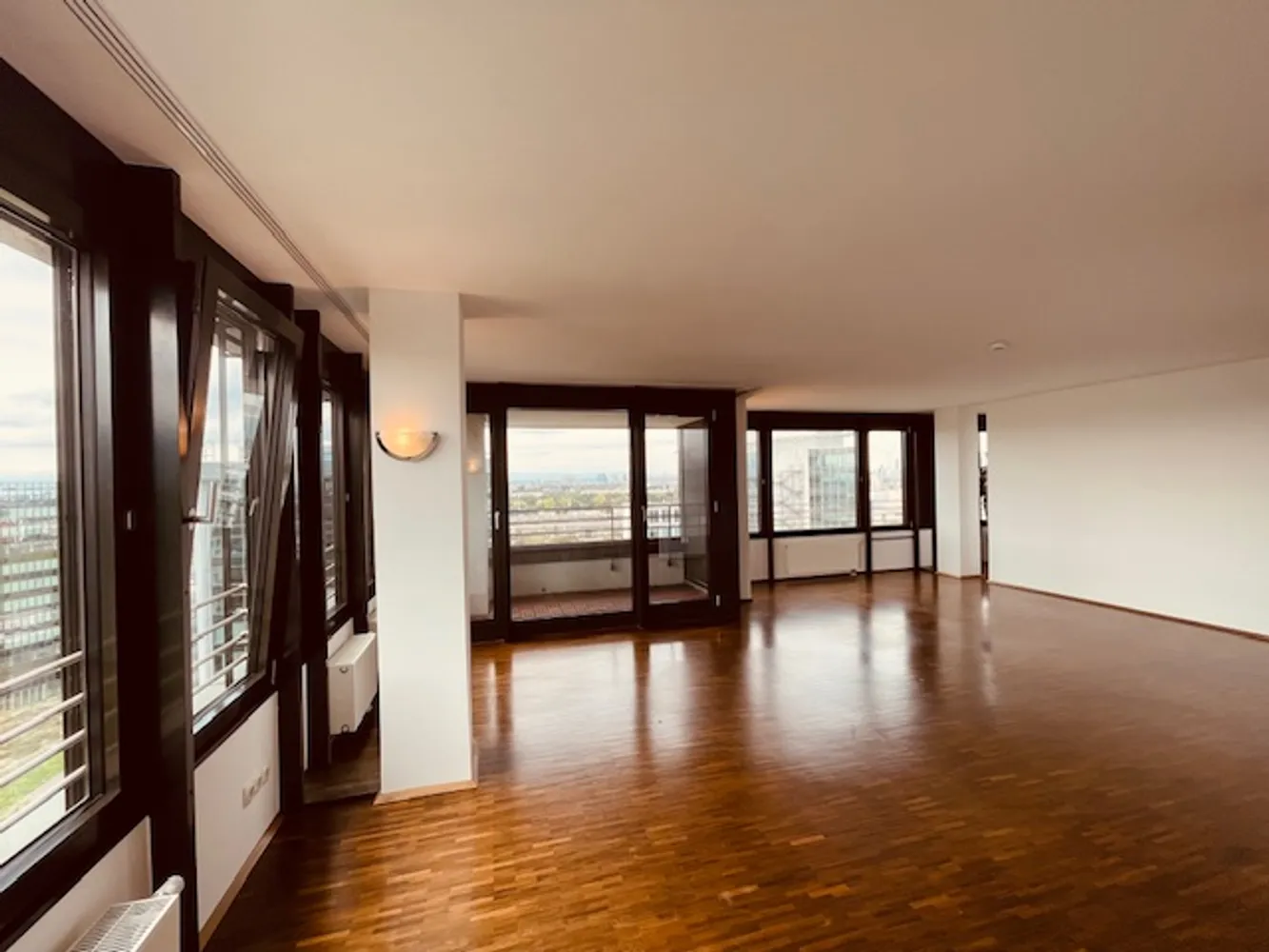 2 room apartment with 81 m² in Frankfurt am Main – Photo 5