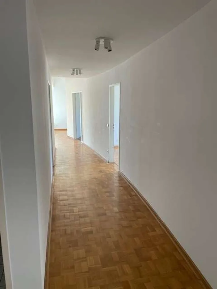4 Zimmer Wohnung mit 213 m² in Potsdam – Bild 2