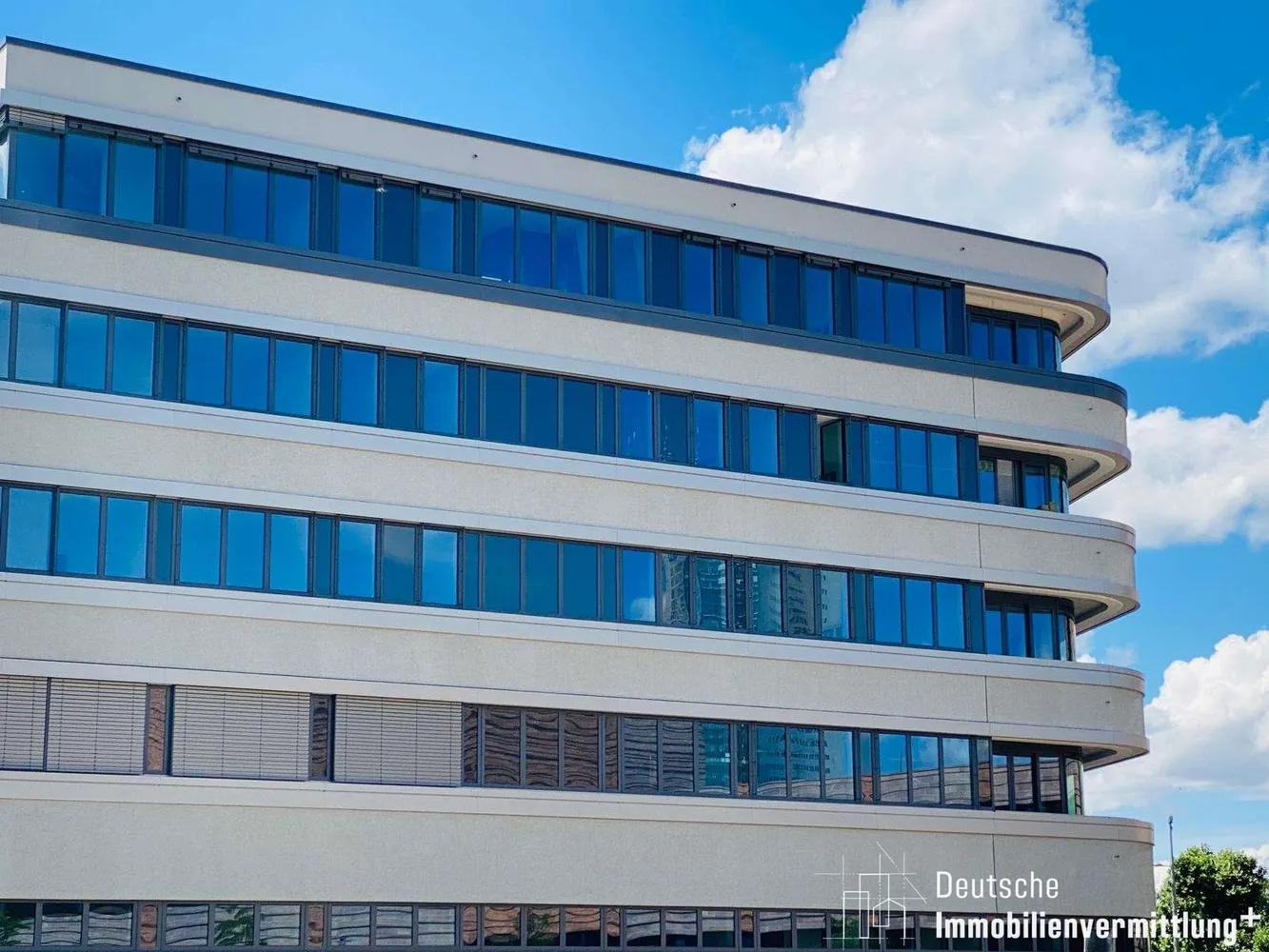 2 Zimmer Wohnung mit 117 m² in Leipzig – Bild 1