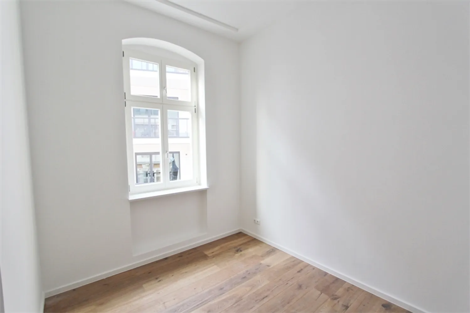 5 Zimmer Wohnung mit 147 m² in Berlin – Bild 2