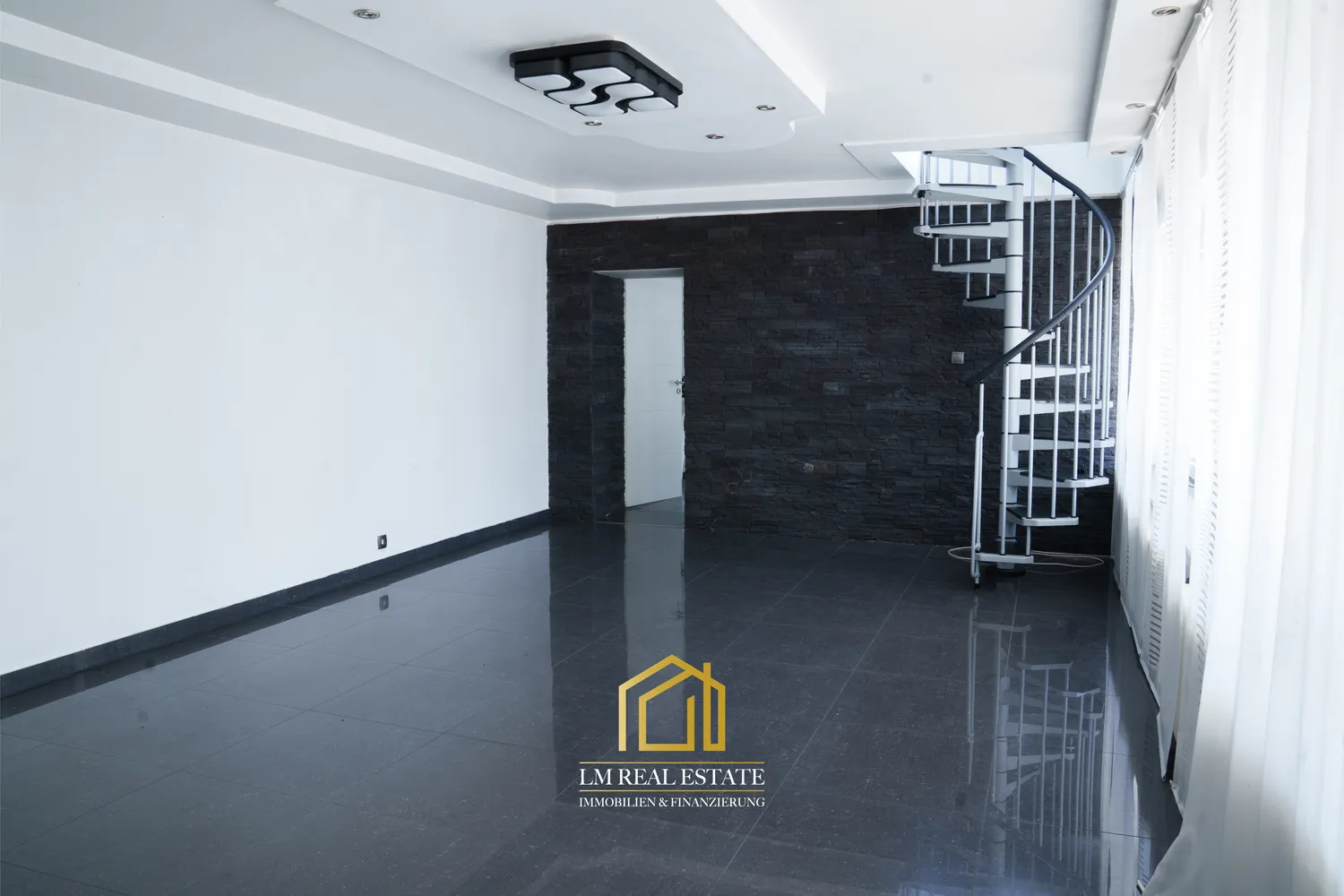 7 Zimmer Haus mit 246 m² in Reutlingen – Bild 2