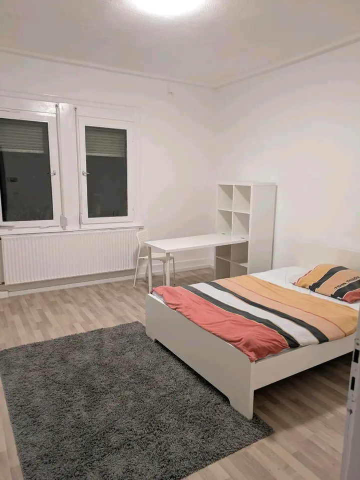 Shared room with 33 m² in Stuttgart – Photo 1