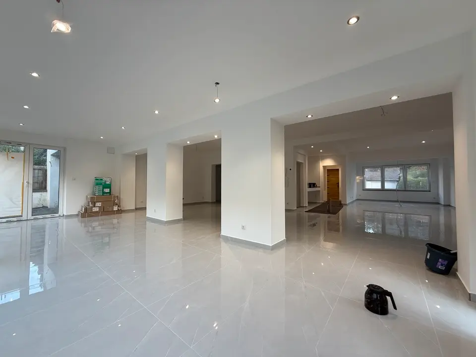 7 Zimmer Wohnung mit 250 m² in Essen – Bild 1