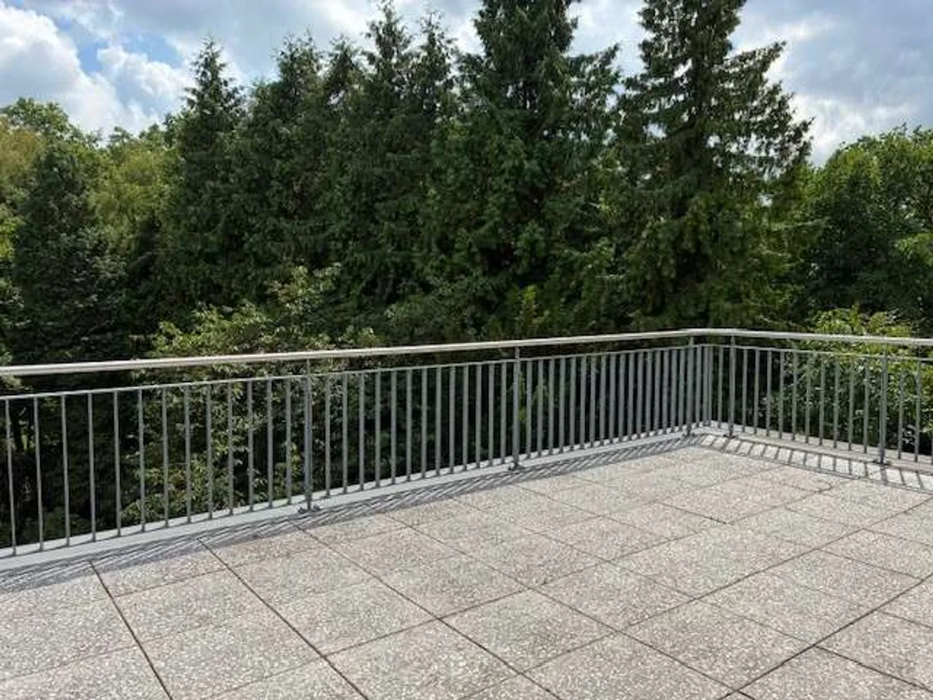 2 Zimmer Wohnung mit 127 m² in Hamburg – Bild 3