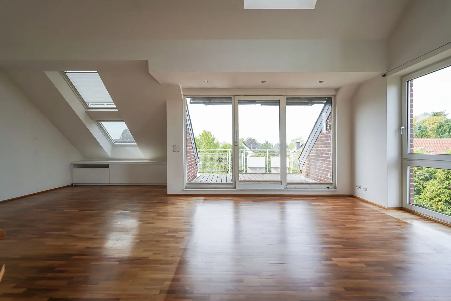 3 Zimmer Wohnung mit 109 m² in Düsseldorf – Bild 2