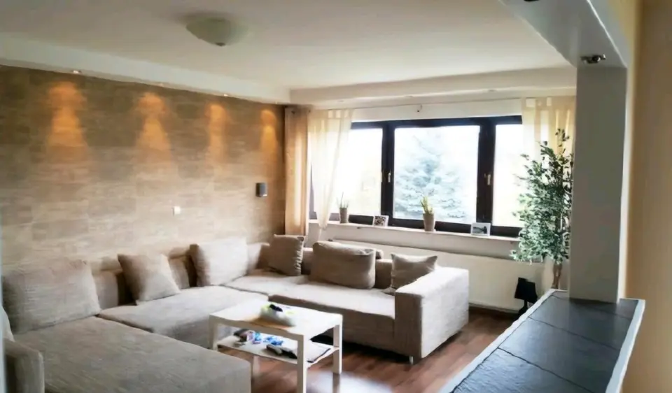 6 Zimmer Wohnung mit 130 m² in Trier – Bild 1
