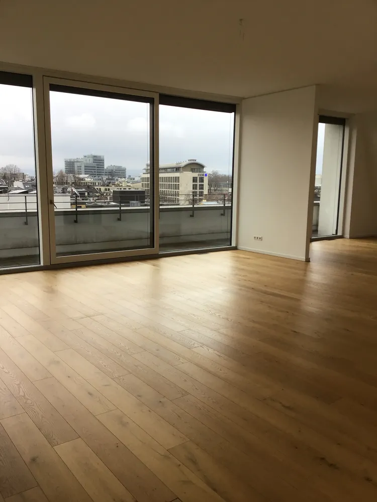 5 Zimmer Wohnung mit 234 m² in Frankfurt am Main – Bild 1
