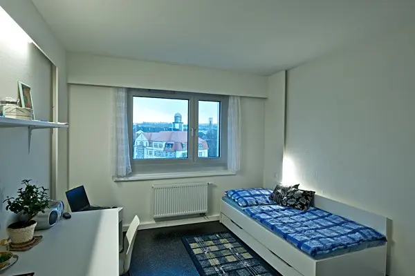 4 Zimmer Wohnung mit 16 m² in Dresden – Bild 1