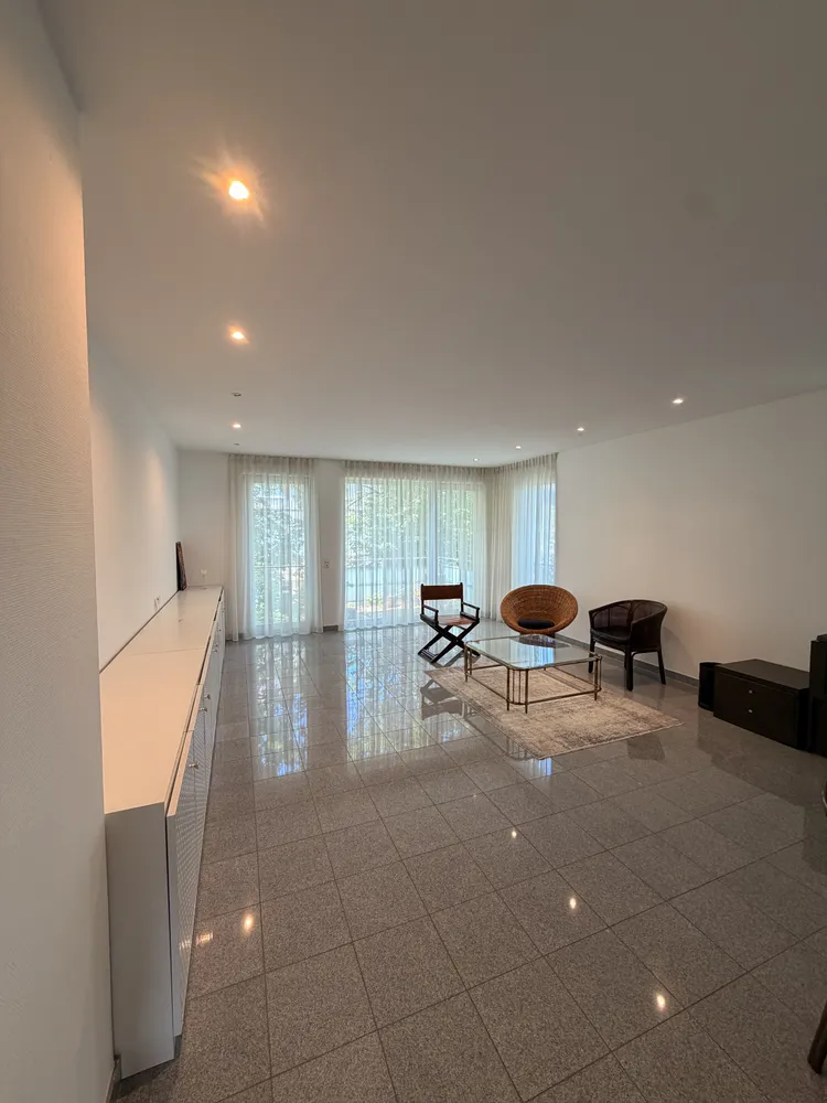 2 Zimmer Wohnung mit 77 m² in Karlsruhe – Bild 1