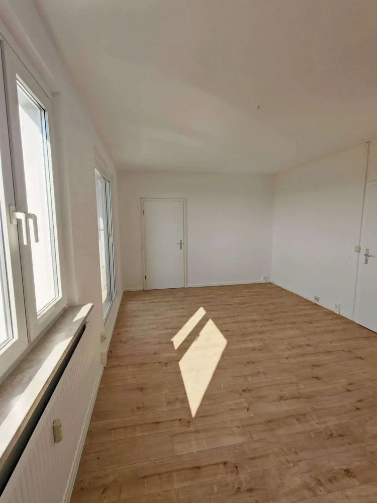 6 Zimmer Wohnung mit 119 m² in Halle (Saale) – Bild 1