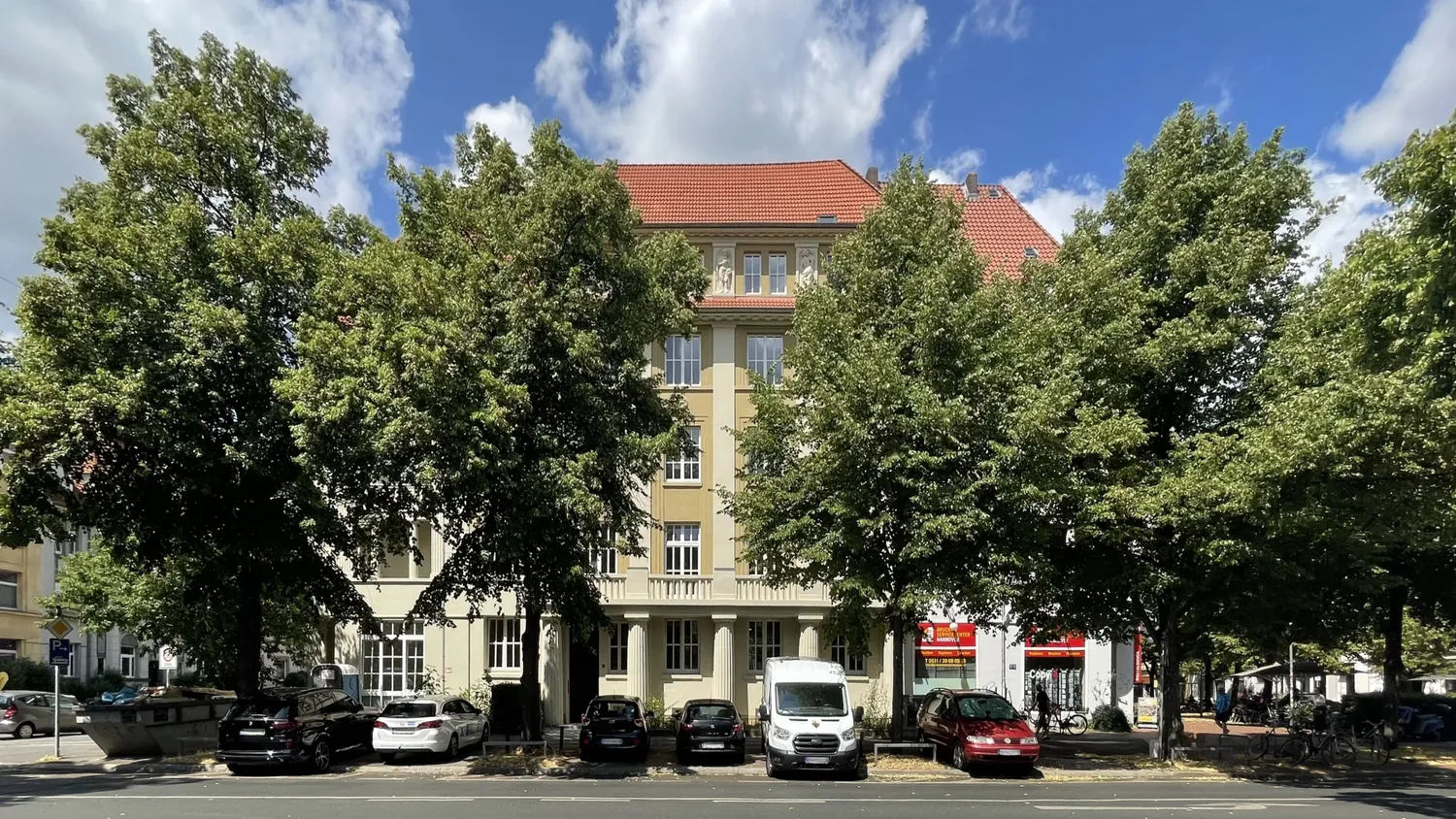 3 Zimmer Wohnung mit 118 m² in Hannover – Bild 2