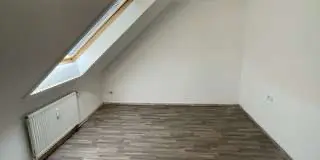 7 Zimmer Wohnung mit 129 m² in Göppingen – Bild 2