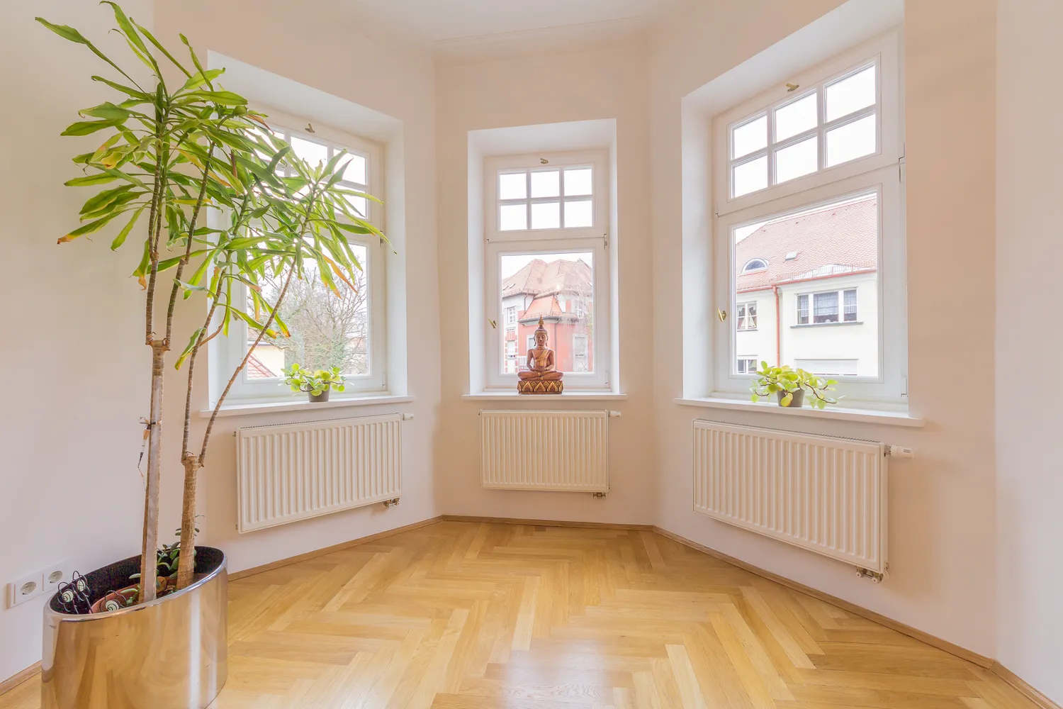 4 Zimmer Wohnung mit 200 m² in München – Bild 2
