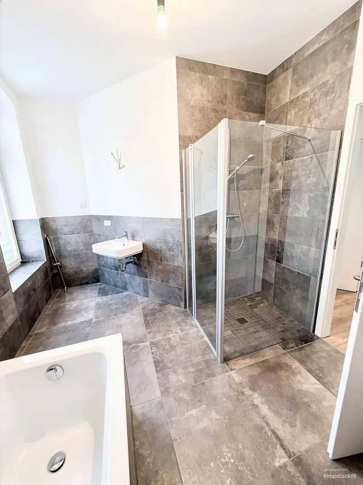 4 Zimmer Wohnung mit 105 m² in Chemnitz – Bild 2
