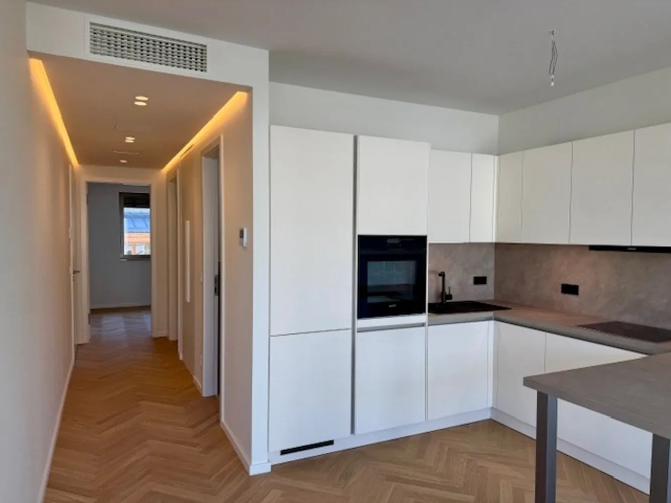 2 room apartment with 58 m² in Frankfurt am Main – Photo 4