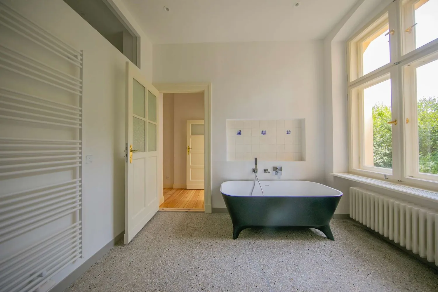 2 room apartment with 115 m² in Berlin – Photo 7