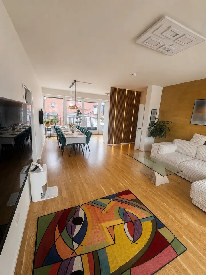 6 Zimmer Wohnung mit 127 m² in Dresden – Bild 1