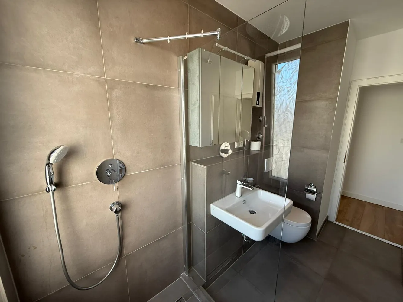 2 Zimmer Wohnung mit 82 m² in Köln – Bild 3