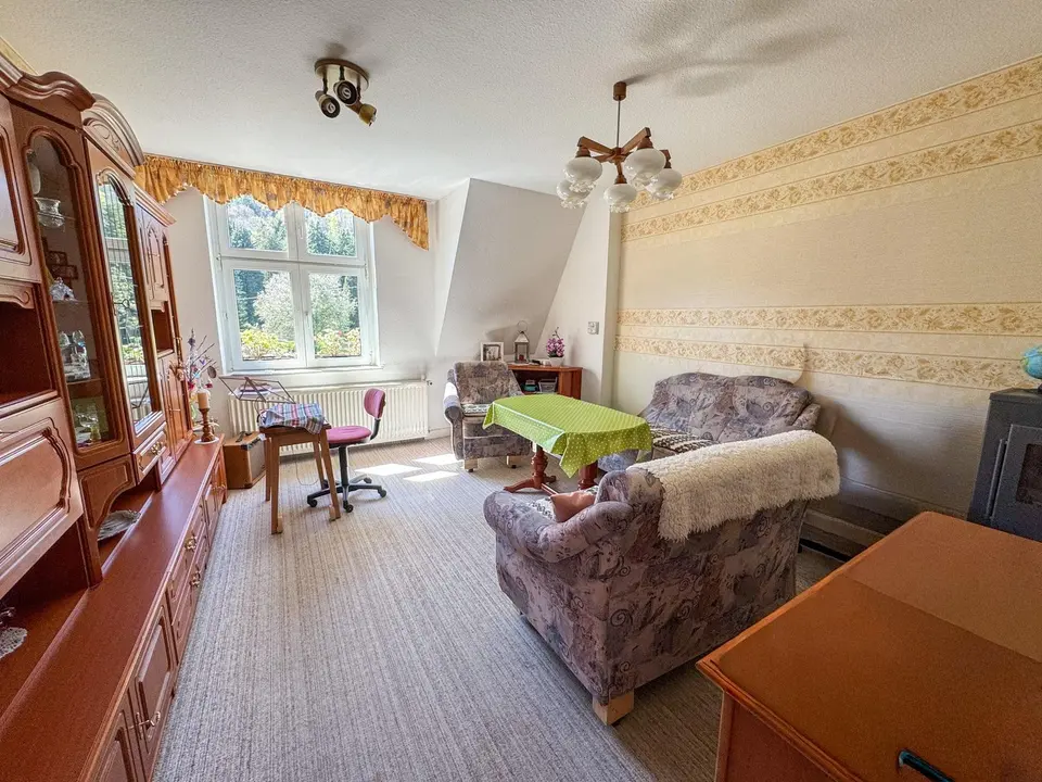 6 Zimmer Wohnung mit 115 m² in Aue-Bad Schlema – Bild 1