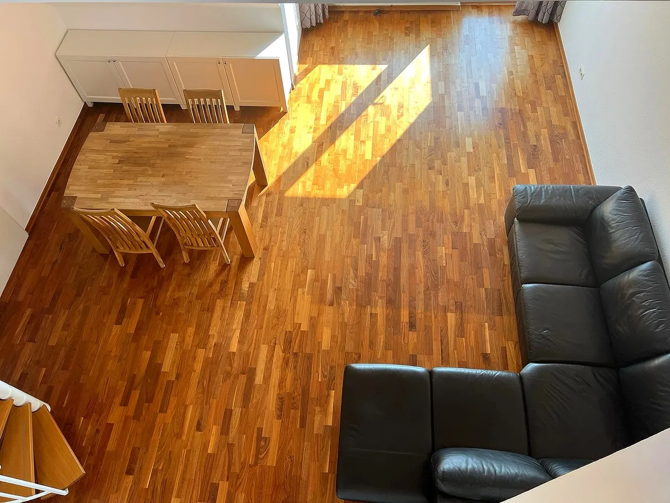 4 Zimmer Wohnung mit 125 m² in Düsseldorf – Bild 1