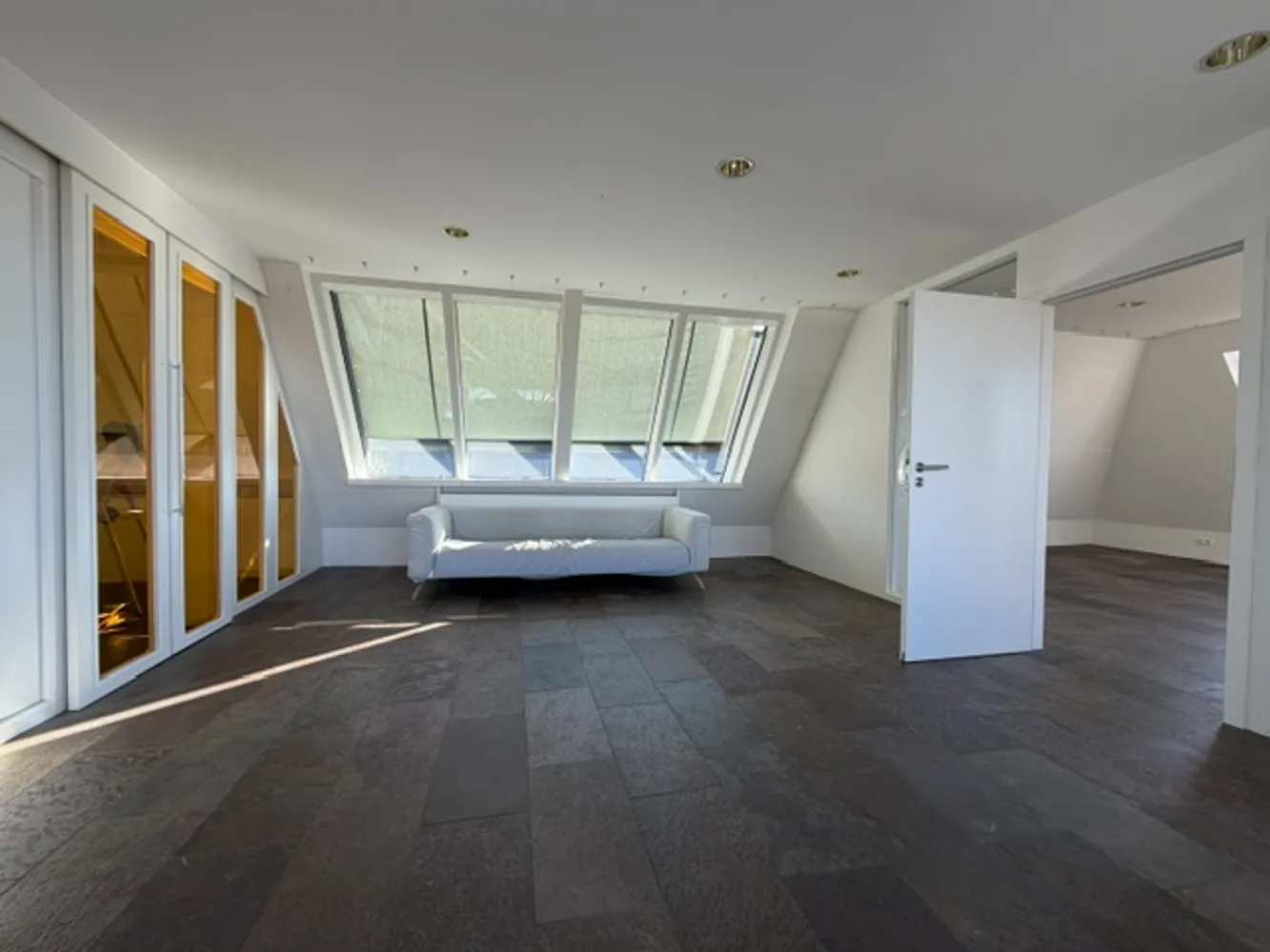 6 Zimmer Wohnung mit 270 m² in Stuttgart – Bild 12