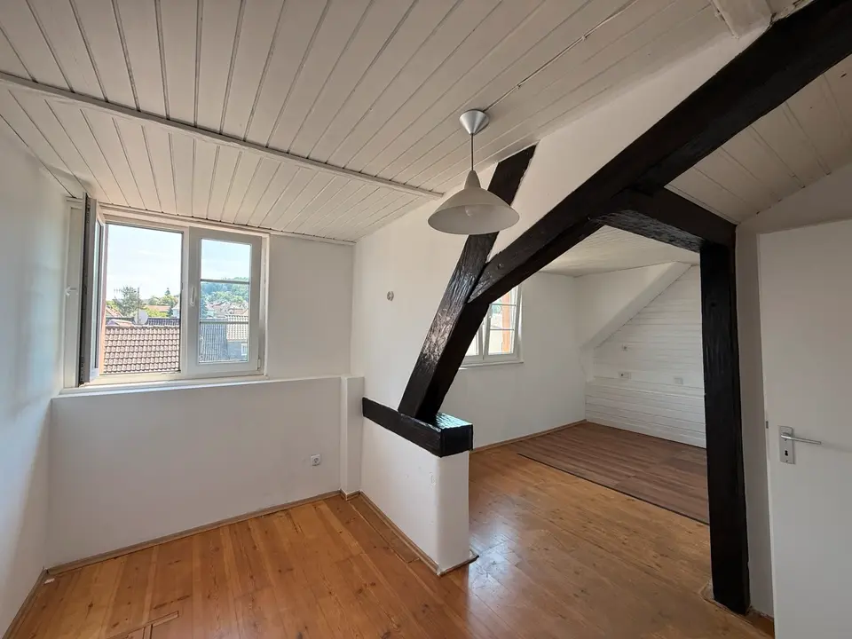 5 Zimmer Wohnung mit 110 m² in Michelstadt – Bild 2