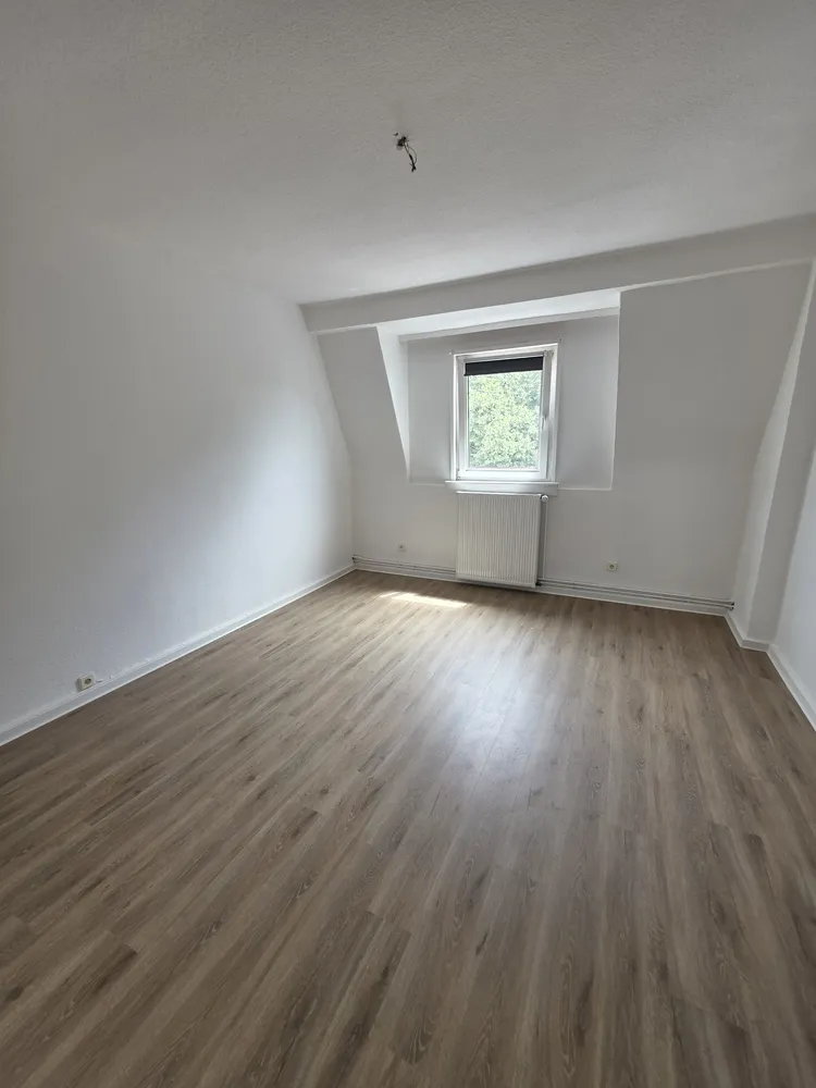 5 Zimmer Wohnung mit 105 m² in Frankfurt am Main – Bild 3