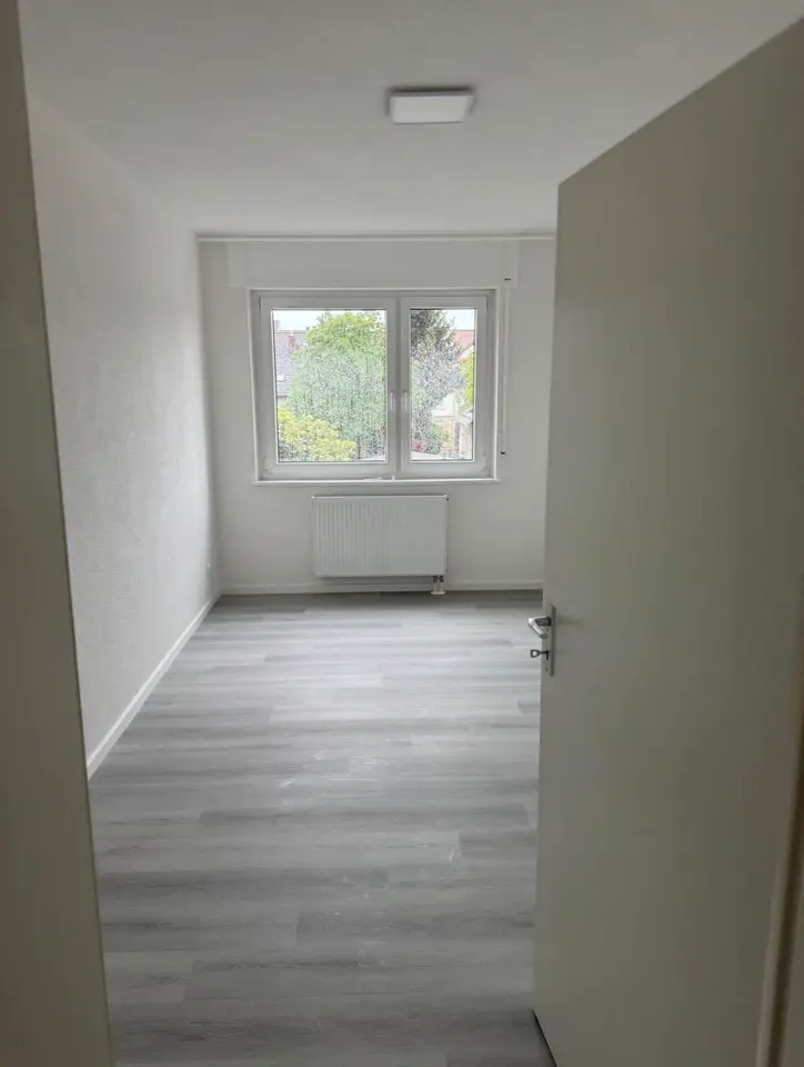 5 Zimmer Wohnung mit 14 m² in Karlsruhe – Bild 1