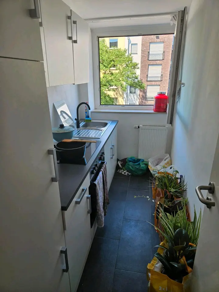 Studio with 32 m² in Cologne – Photo 2