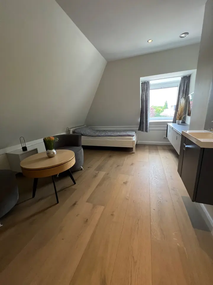 6 Zimmer Wohnung mit 277 m² in Neumünster – Bild 10