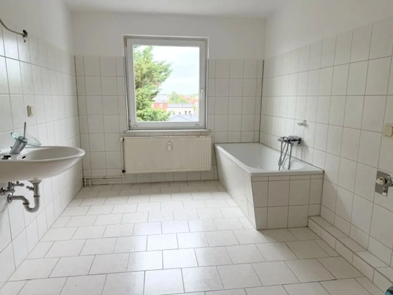 4 Zimmer Wohnung mit 100 m² in Güstrow – Bild 7