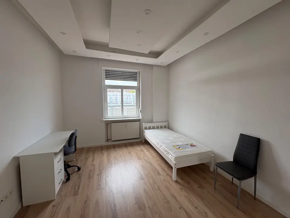 7 Zimmer Wohnung mit 130 m² in Mannheim – Bild 8
