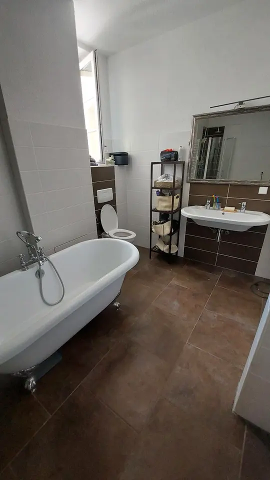 7 Zimmer Wohnung mit 200 m² in Erfurt – Bild 8