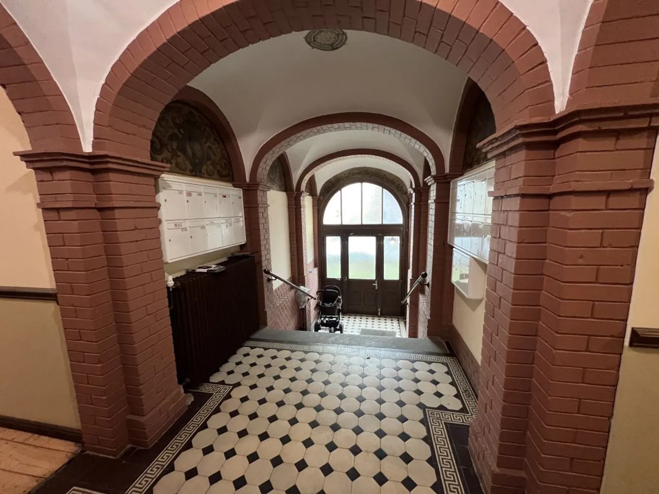 2 Zimmer Wohnung mit 47 m² in Wiesbaden – Bild 2