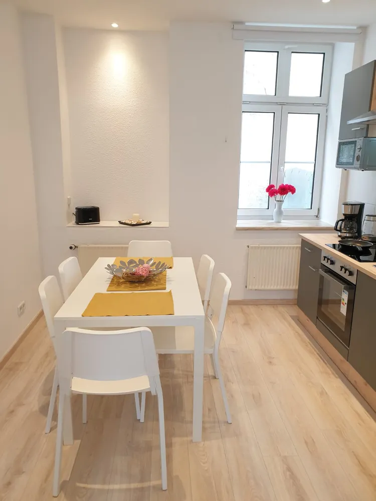 3 Zimmer Wohnung mit 93 m² in Halle (Saale) – Bild 1