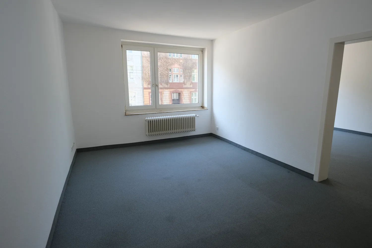 2 Zimmer Wohnung mit 65 m² in Düsseldorf – Bild 2