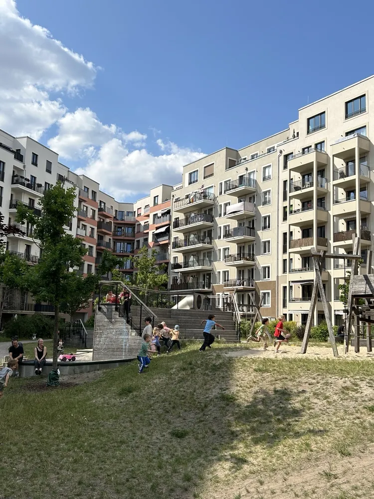 3 Zimmer Wohnung mit 93 m² in Berlin – Bild 2