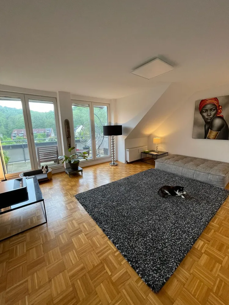 2 Zimmer Wohnung mit 77 m² in Düsseldorf – Bild 1