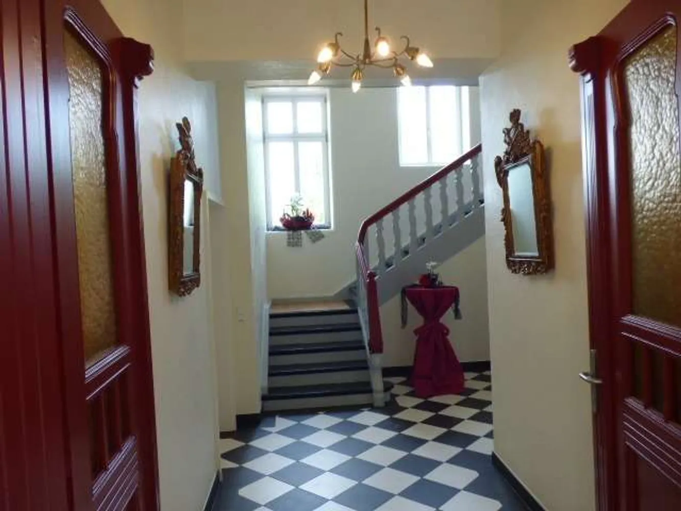 4 Zimmer Wohnung mit 160 m² in Zweibrücken – Bild 2