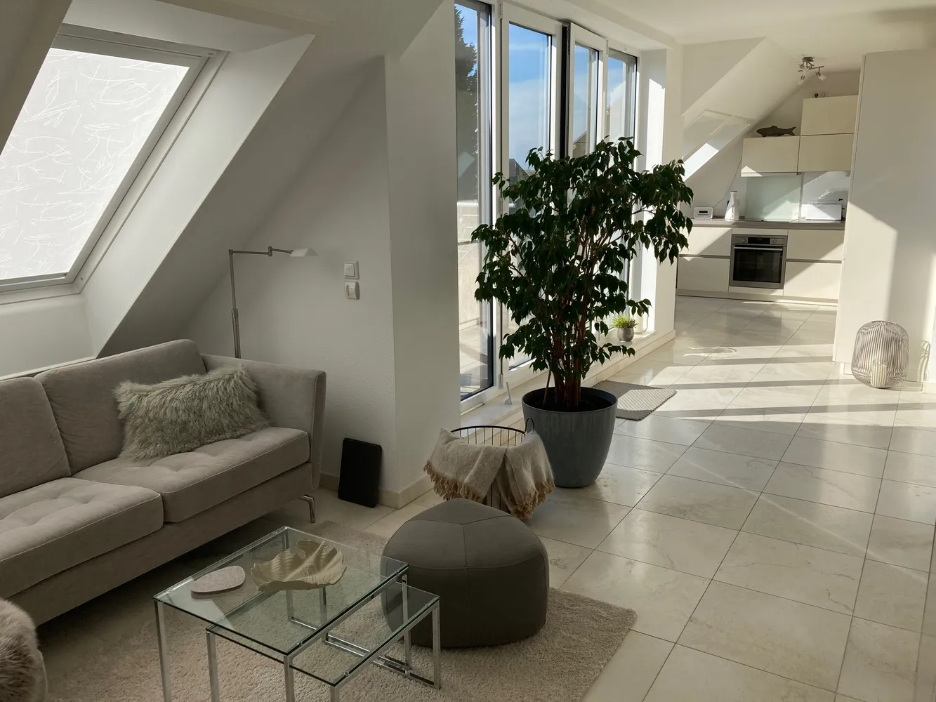 3 Zimmer Wohnung mit 110 m² in Neuss – Bild 2