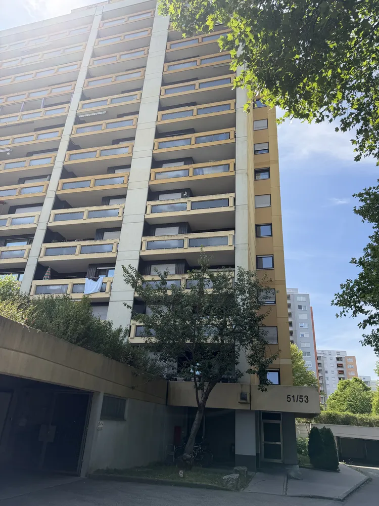 5 Zimmer Wohnung mit 122 m² in Böblingen – Bild 2